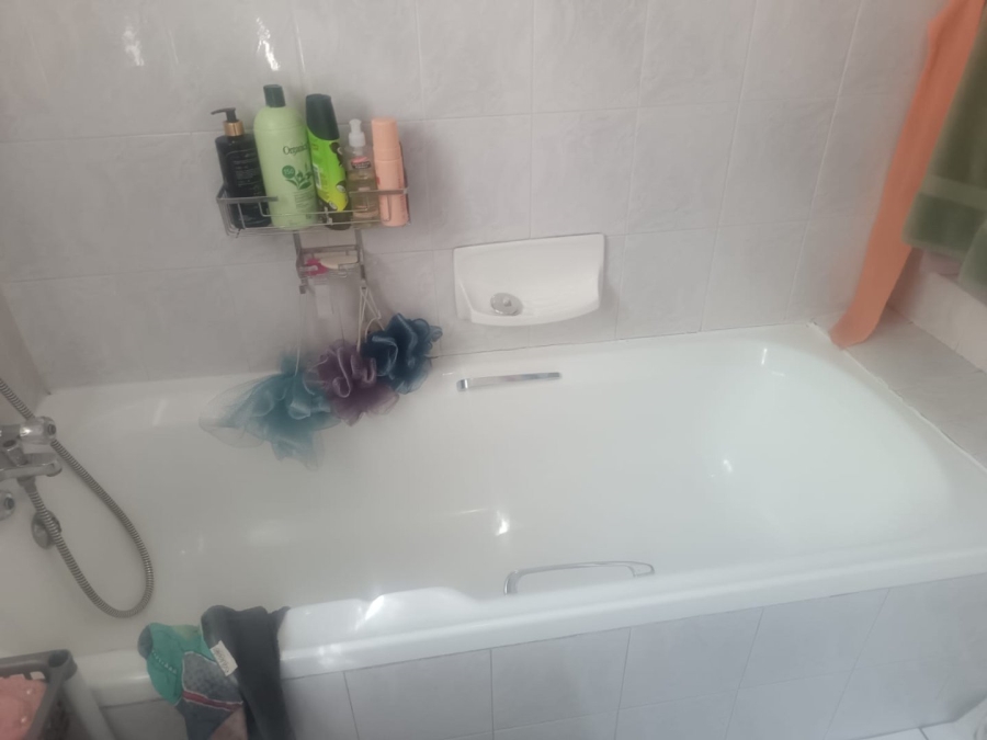 3 Bedroom Property for Sale in Rhodesdene Northern Cape